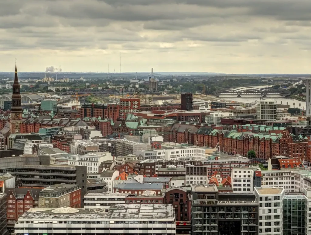 Blick über die Dächer der Hamburger Innenstadt